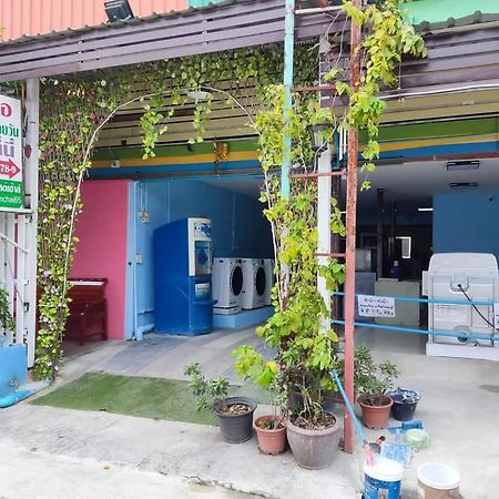 Pa Chalermchai Guesthouse Bangkok Ngoại thất bức ảnh