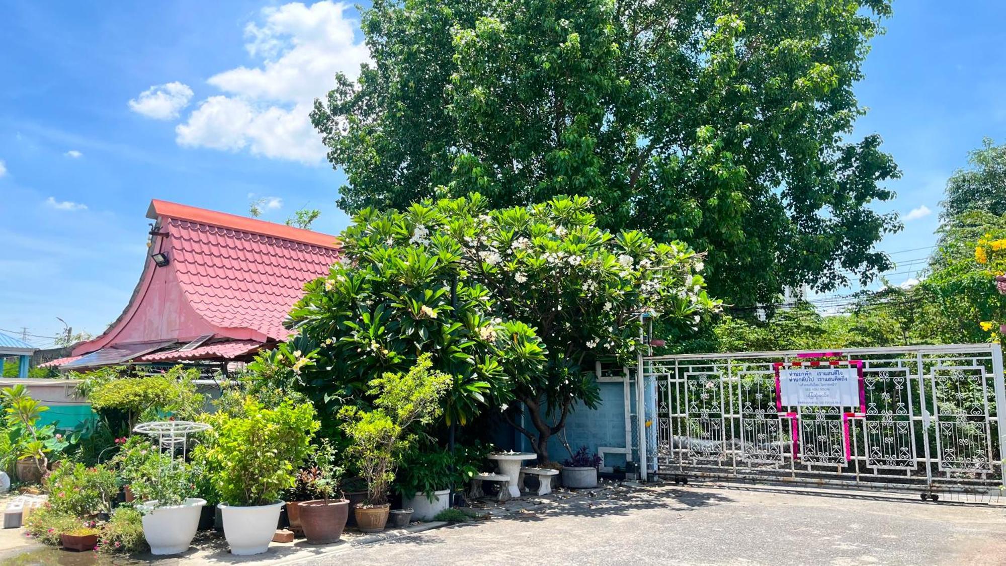 Pa Chalermchai Guesthouse Bangkok Ngoại thất bức ảnh