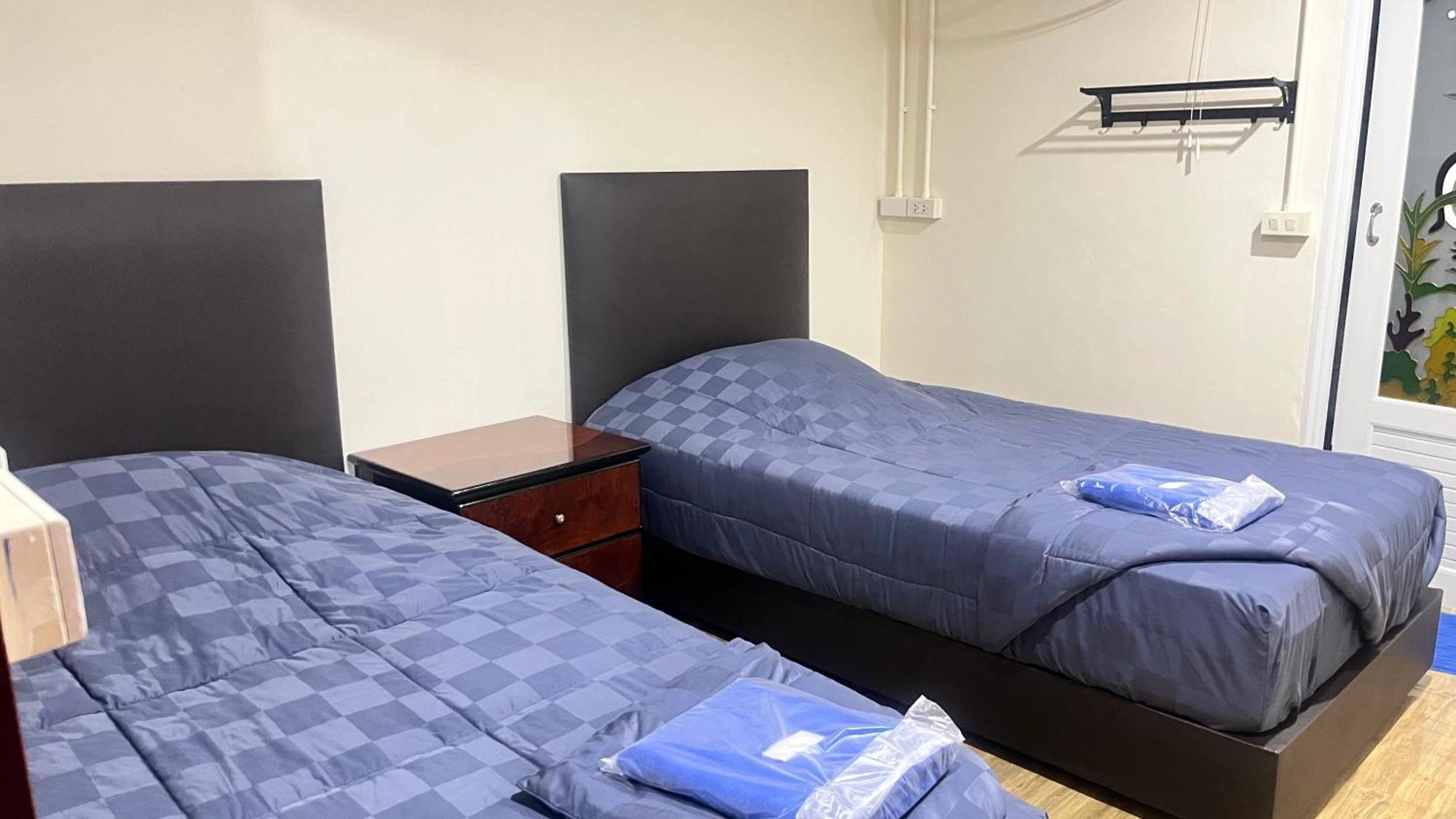 Pa Chalermchai Guesthouse Bangkok Ngoại thất bức ảnh