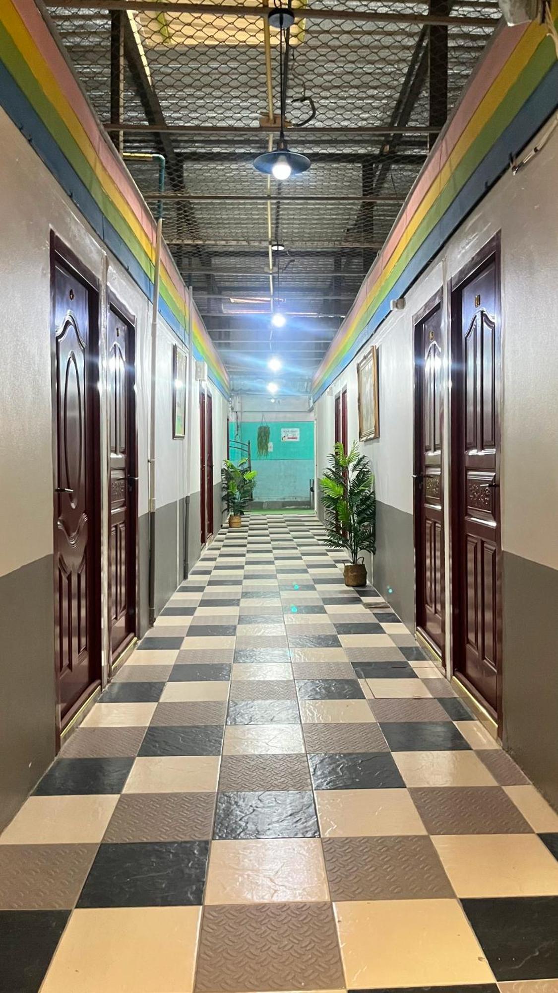 Pa Chalermchai Guesthouse Bangkok Ngoại thất bức ảnh