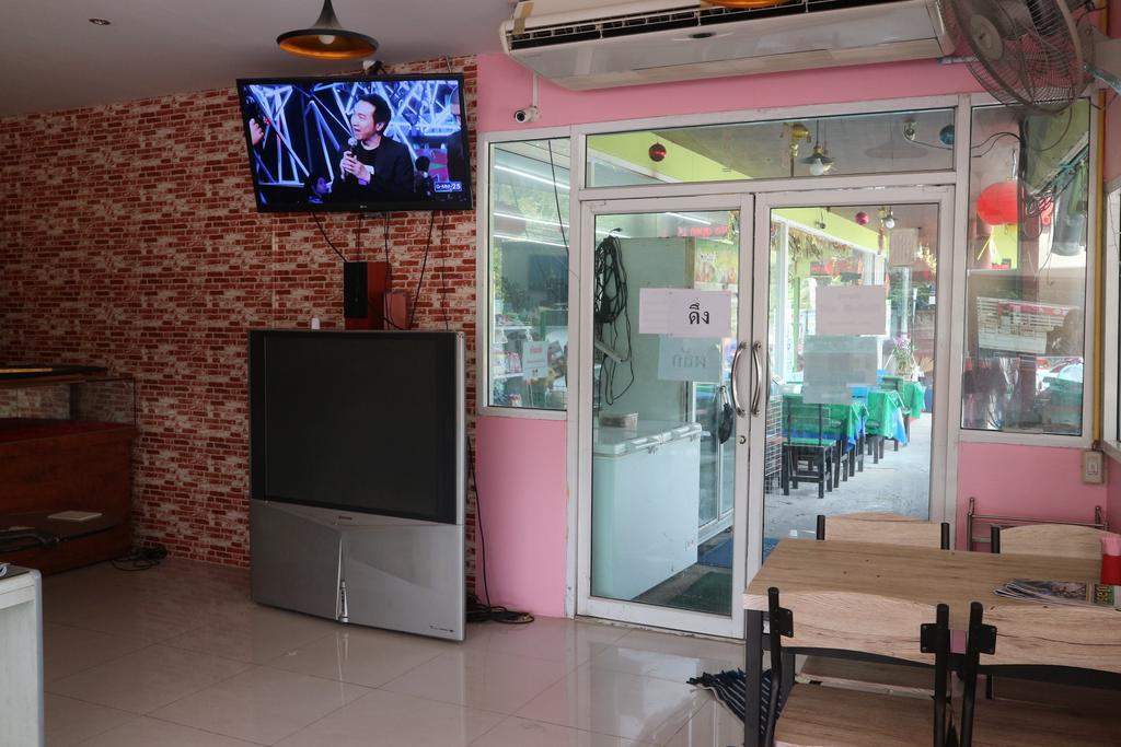 Pa Chalermchai Guesthouse Bangkok Ngoại thất bức ảnh