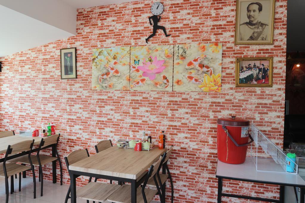 Pa Chalermchai Guesthouse Bangkok Ngoại thất bức ảnh